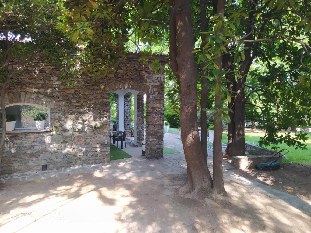 "La Selvetta" Bed And Breakfast Buguggiate Exterior photo