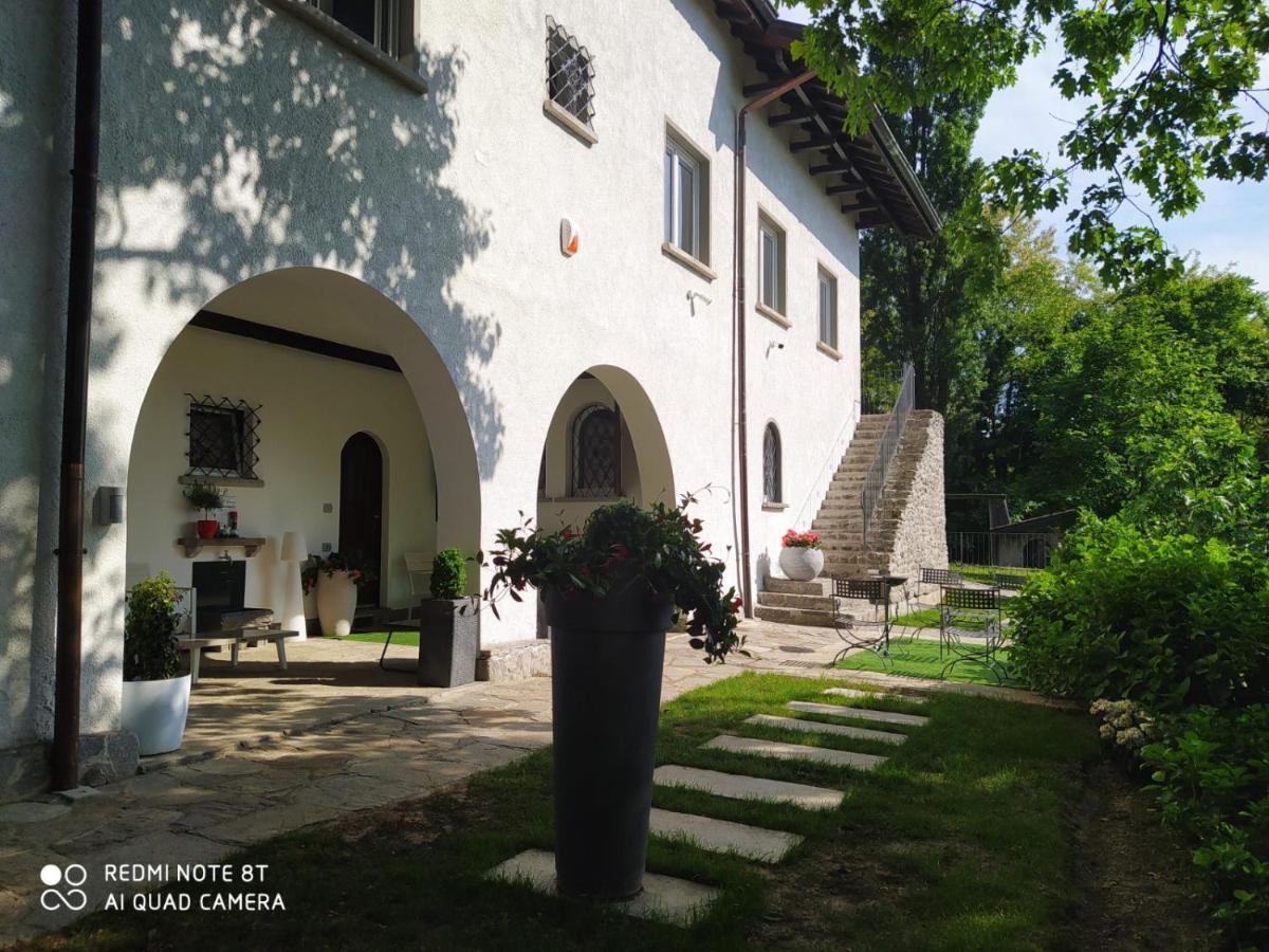 "La Selvetta" Bed And Breakfast Buguggiate Exterior photo