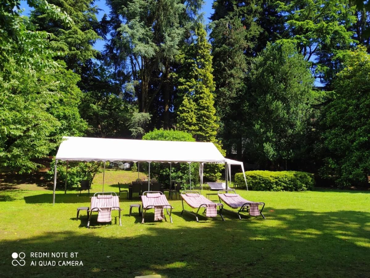"La Selvetta" Bed And Breakfast Buguggiate Exterior photo